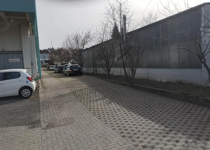 Enjoyhotel Garni Korntal Stuttgart B&B Parkplatz Sprinter Penny