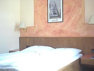 Enjoyhotel Garni Stuttgart Parkplatz Sprinter Penny Hotel 2*