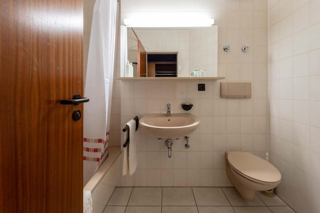 Enjoyhotel Garni Stuttgart Parkplatz Sprinter Penny Hotel